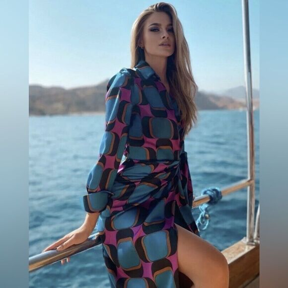 Zara blogger favorite printed wrap midi dress - Picture 13 of 14